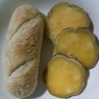 安納芋のオレンジ煮とプチパンのワンプレート